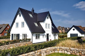 Ferienhaus Horsa Hoog - Luxus, Lage, Leichtigkeit mit Wellenrauschen in Wenningstedt Sylt